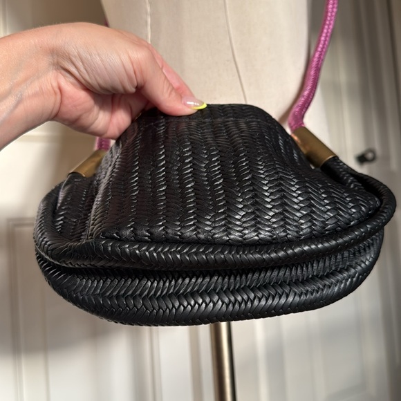 Wildwood Oyster Co. - Clam Shell Crossbody - Picture 11 of 17